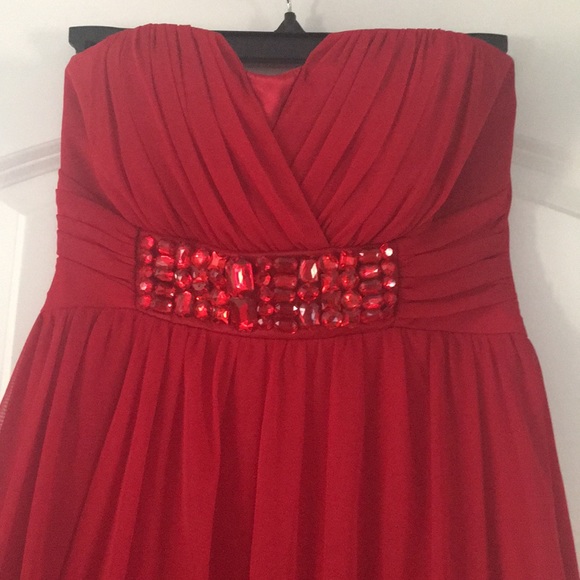 Red Dress - Picture 2 of 7